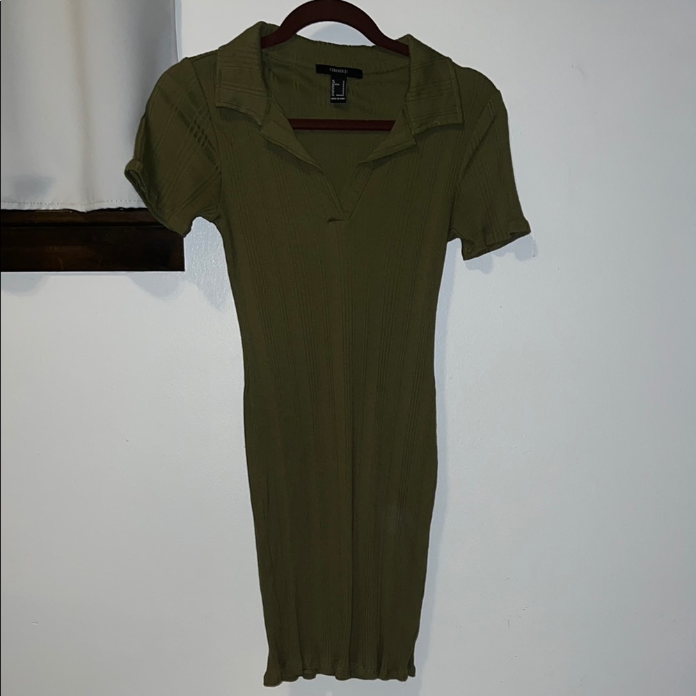 Green bodycon dress with collar